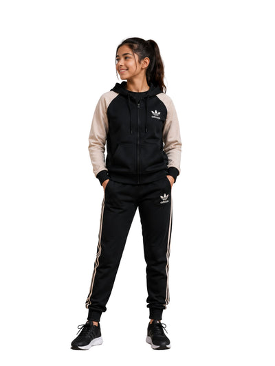 Autumn beige sports set