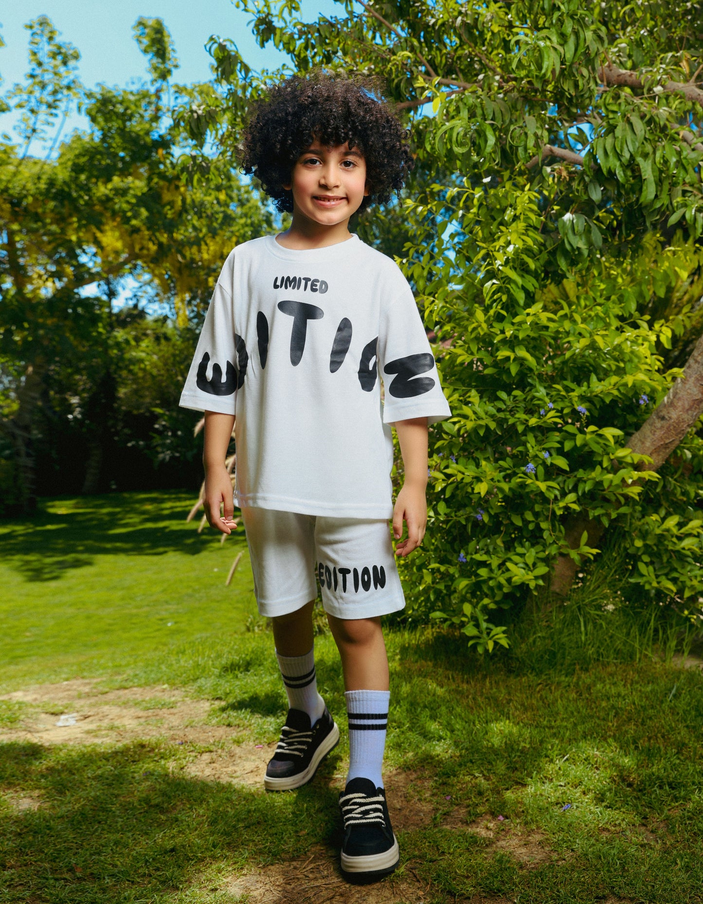 طقم خروج Limited Edition White  صيفي أولادي